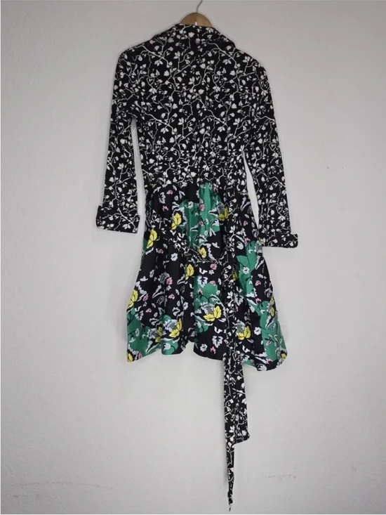 DVF Diane Von Furstenberg Amelianna Wrap Dress Black Multi Print Size 8 Womens - Picture 2 of 12